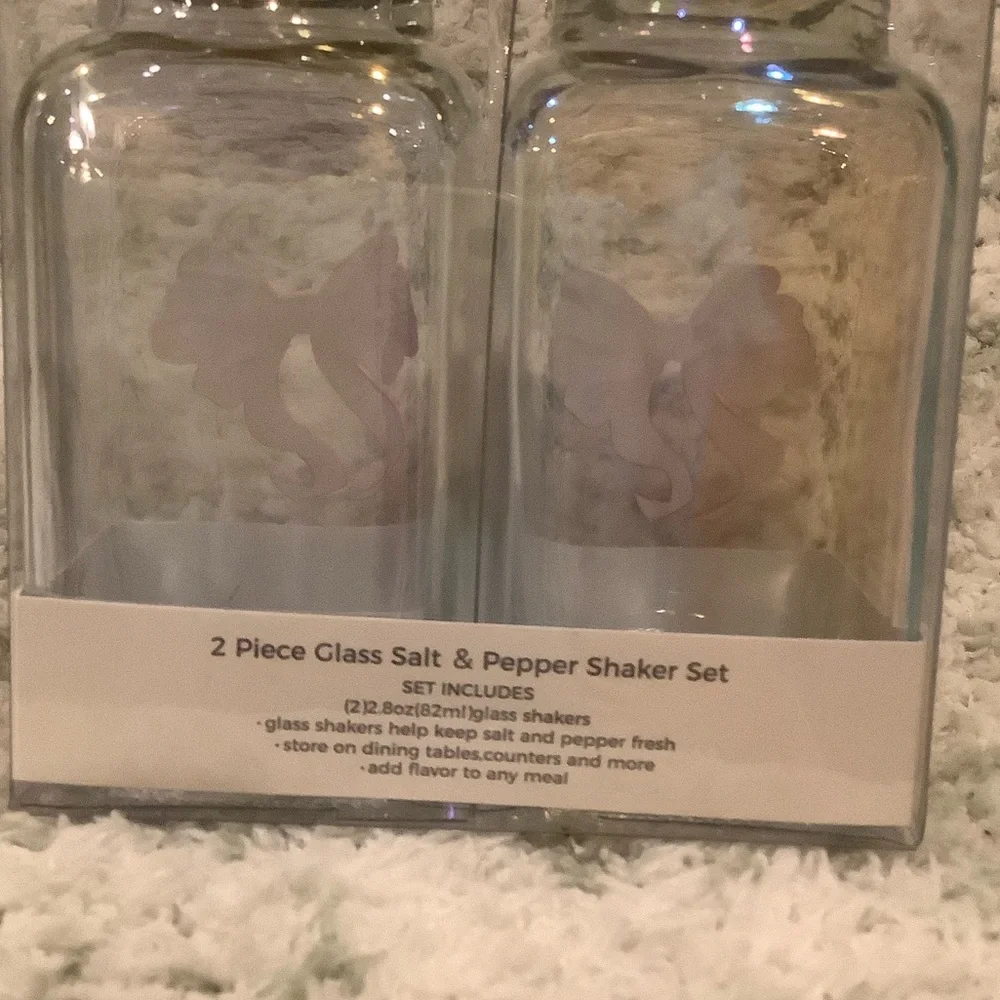 Willow & Reed Pink Ribbon Valentines Day Glass Salt Pepper Shaker Set NWT boxed - Picture 8 of 14
